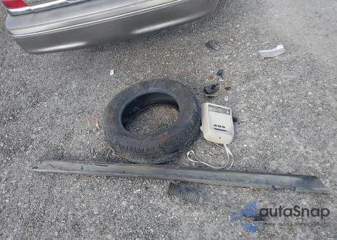 2004 Ford Crown Victoria Lx z USA, uszkodzony, nr VIN 2FAFP74W04X160163